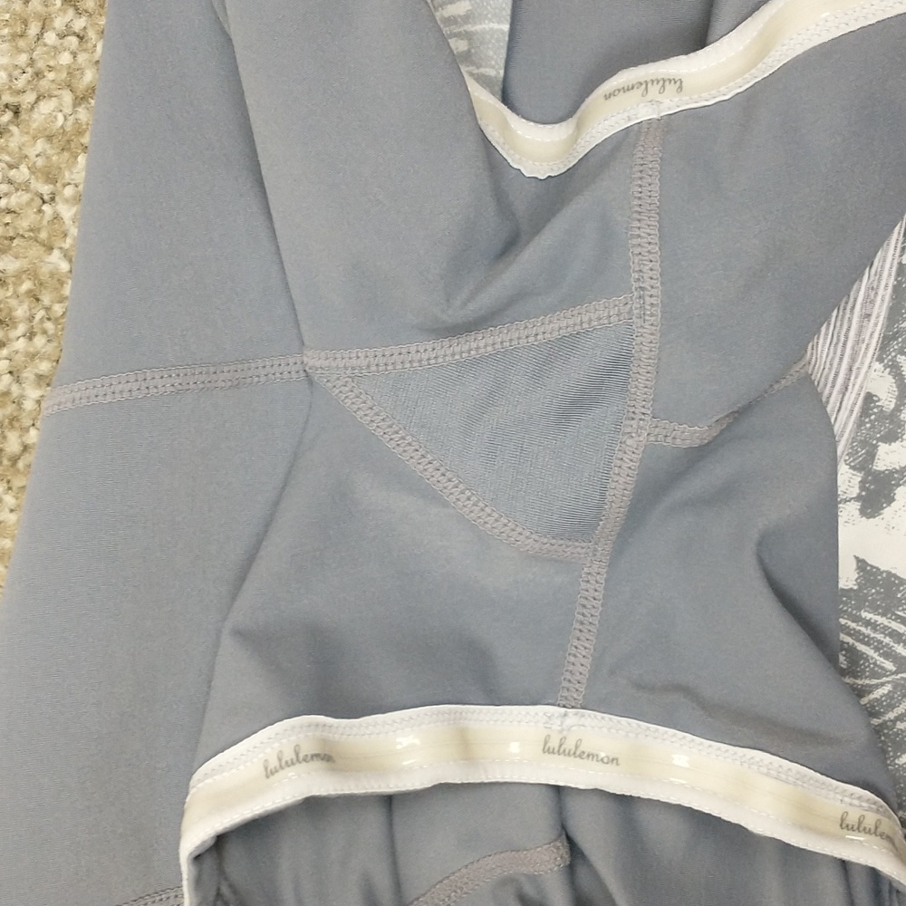 Lululemon Run: In The Sun Skirt 10 Gray Floral Skort Lined Athletic Stretch - Picture 8 of 9